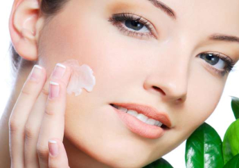 طرز تهیه ۳ نوع ماسک برای درمان جوش و پاکسازی صورت